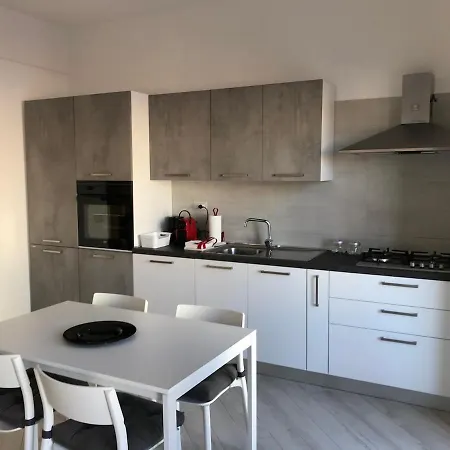Nuovo A 2 Passi Dal Mare Centro * Anzio
